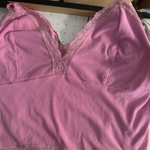 2 cropped tank tops